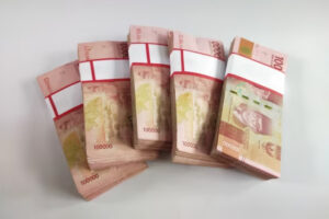 Seskab Teddy Buka Suara Soal Wacana Pemotongan Gaji Aparatur Negara